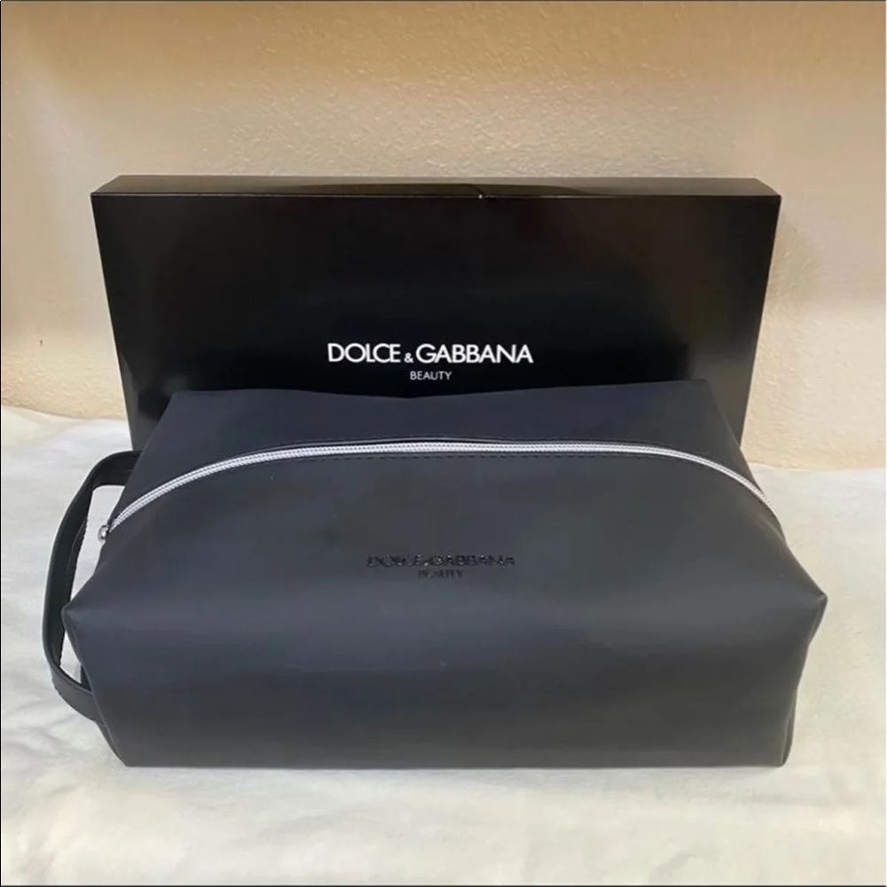 New unused 

Dolce & Gabbana Beauty Male Pouch/ Toiletry Bag